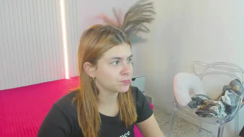 vivianowen9 online show from April 15, 2026, 12:23 pm