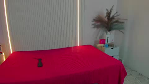 vivianowen9 online show from May 2, 2026, 12:32 pm