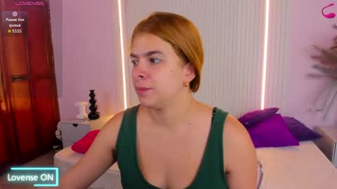 vivianowen9 online show from May 4, 2026, 12:23 pm