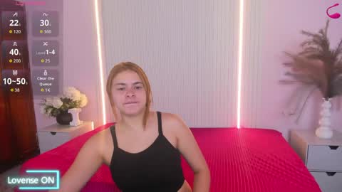 vivianowen9 online show from May 6, 2026, 2:11 pm