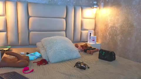 VivianRose online show from December 31, 2024, 3:12 am