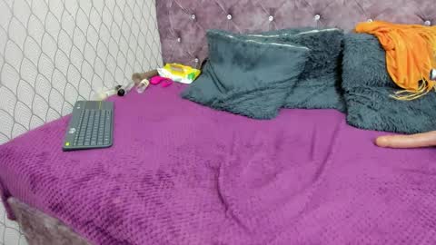 VivianRose online show from February 23, 2025, 6:28 am