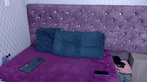 VivianRose online show from September 30, 2025, 3:22 am