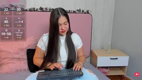 Snapshot of viviansantana chatting on September 17, 2025, 12:07 pm Vivian online show from September 17, 2025, 12:07 pm