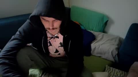 Viv online show from November 1, 2025, 1:13 pm