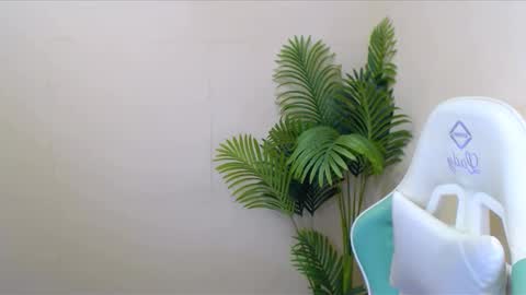 Snapshot of vivien_leight chatting on December 12, 2024, 6:36 am Vivien online show from December 12, 2024, 6:36 am