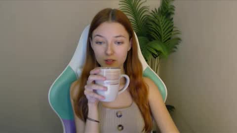 Snapshot of vivien_leight chatting on December 13, 2024, 10:13 pm Vivien online show from December 13, 2024, 10:13 pm