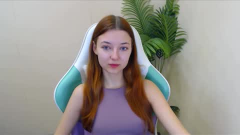 Snapshot of vivien_leight chatting on December 16, 2024, 6:49 pm Vivien online show from December 16, 2024, 6:49 pm