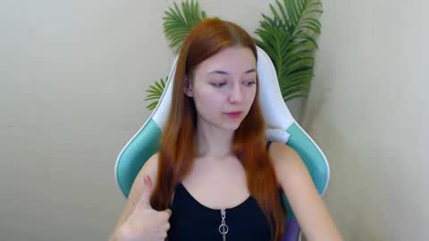 Snapshot of vivien_leight chatting on January 6, 2025, 6:31 pm Vivien online show from January 6, 2025, 6:31 pm