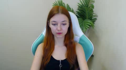 Snapshot of vivien_leight chatting on January 6, 2025, 9:32 pm Vivien online show from January 6, 2025, 9:32 pm