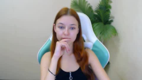 Snapshot of vivien_leight chatting on January 13, 2025, 11:08 am Vivien online show from January 13, 2025, 11:08 am