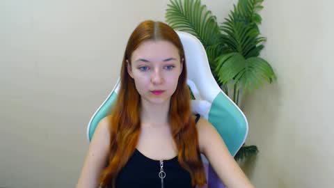 Snapshot of vivien_leight chatting on January 14, 2025, 11:31 am Vivien online show from January 14, 2025, 11:31 am