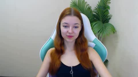 Snapshot of vivien_leight chatting on January 24, 2025, 6:35 pm Vivien online show from January 24, 2025, 6:35 pm