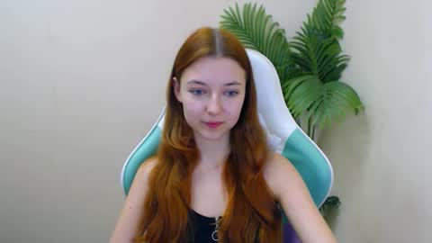 Snapshot of vivien_leight chatting on January 24, 2025, 9:37 pm Vivien online show from January 24, 2025, 9:37 pm