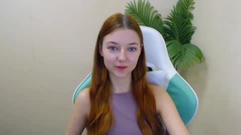 Snapshot of vivien_leight chatting on February 7, 2025, 9:37 pm Vivien online show from February 7, 2025, 9:37 pm