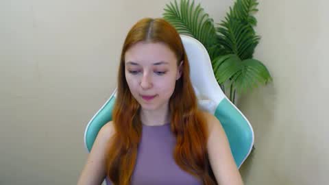 Snapshot of vivien_leight chatting on March 10, 2025, 9:51 pm Vivien online show from March 10, 2025, 9:51 pm