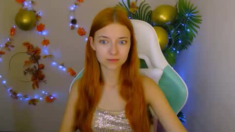 Snapshot of vivien_leight chatting on October 10, 2025, 6:18 pm Vivien online show from October 10, 2025, 6:18 pm