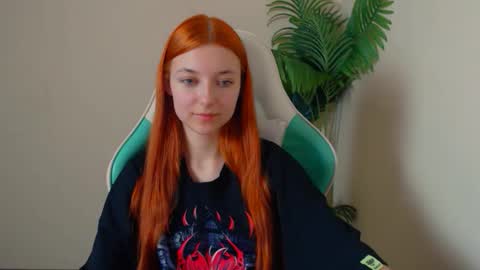 Snapshot of vivien_leight chatting on April 21, 2026, 1:42 am Vivien online show from April 21, 2026, 1:42 am
