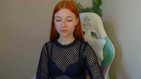 Snapshot of vivien_leight chatting on April 24, 2026, 6:43 pm Vivien online show from April 24, 2026, 6:43 pm