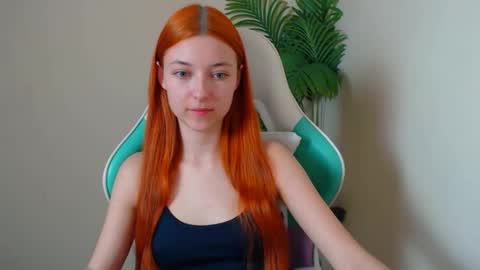 Snapshot of vivien_leight chatting on May 6, 2026, 6:46 pm Vivien online show from May 6, 2026, 6:46 pm
