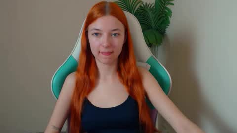 Snapshot of vivien_leight chatting on May 8, 2026, 6:35 pm Vivien online show from May 8, 2026, 6:35 pm