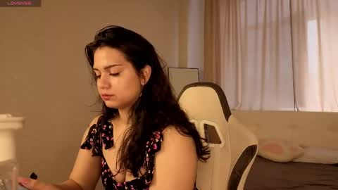 vivien_ross online show from June 9, 2026, 12:55 am