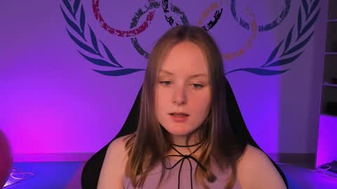 Vivien online show from December 3, 2024, 7:22 pm