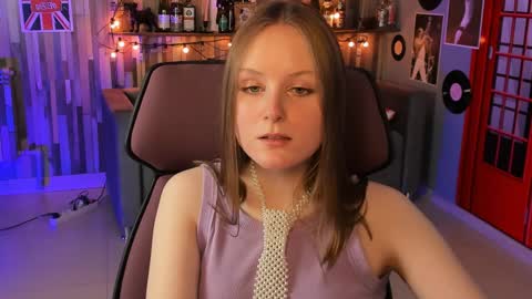 Vivien online show from December 5, 2024, 4:23 pm
