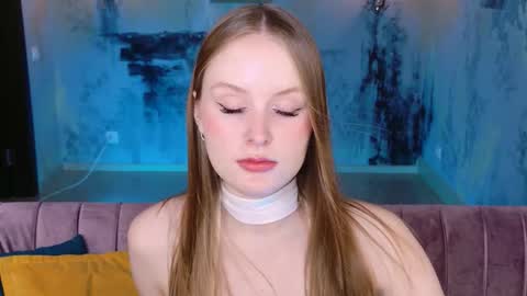 Vivien online show from November 5, 2025, 1:22 pm