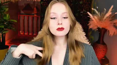 Snapshot of vivienleeigh chatting on April 28, 2026, 5:34 am Vivien online show from April 28, 2026, 5:34 am