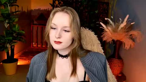 Snapshot of vivienleeigh chatting on April 29, 2026, 5:11 am Vivien online show from April 29, 2026, 5:11 am