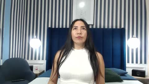 Snapshot of viviennerosette chatting on October 20, 2025, 12:27 pm Vivian online show from October 20, 2025, 12:27 pm