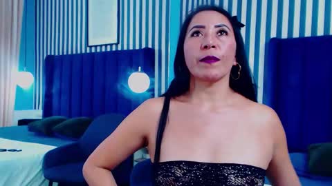 Vivian  online show from December 19, 2025, 2:13 pm