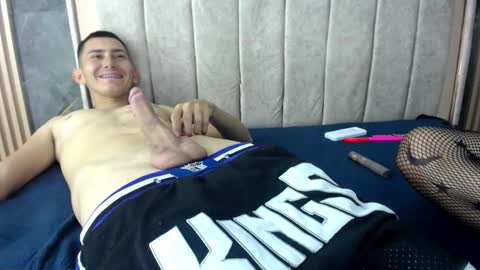 vivii_hard_love online show from October 27, 2025, 6:56 pm