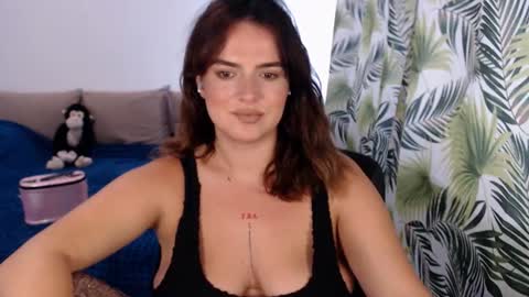 Snapshot of viviroses chatting on July 23, 2026, 8:45 am ViviRoses online show from July 23, 2026, 8:45 am