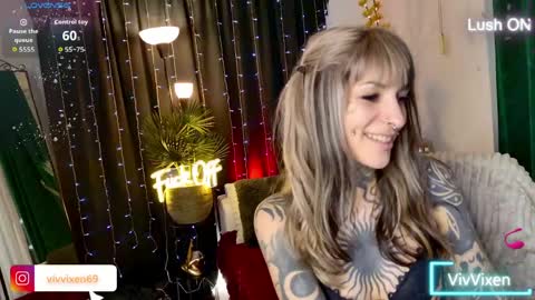 Vivvixenxx online show from May 6, 2026, 8:03 pm