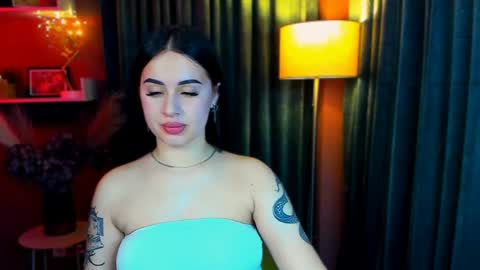 vivy_star online show from May 7, 2026, 6:57 pm
