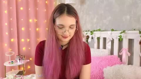 vivyboo111 online show from May 5, 2026, 8:06 pm