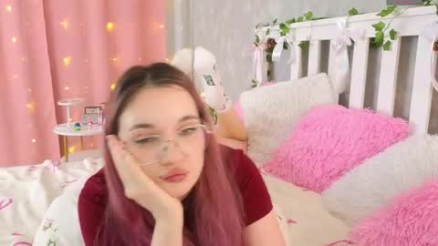 vivyboo111 online show from May 8, 2026, 8:14 pm