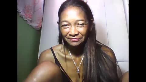 Snapshot of vixen_lina chatting on May 12, 2026, 6:10 am vixen_lina online show from May 12, 2026, 6:10 am