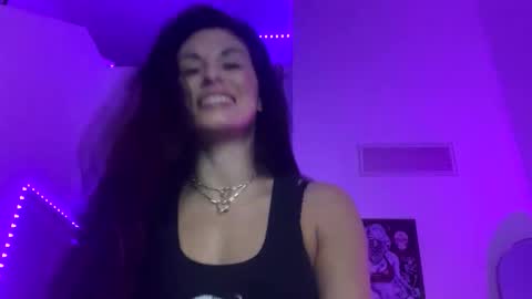 Snapshot of vixenblade chatting on March 7, 2026, 3:14 am vixenblade online show from March 7, 2026, 3:14 am