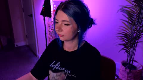 Polly  Online mostly at 9pm-2am UK Time online show from November 30, 2025, 6:23 pm