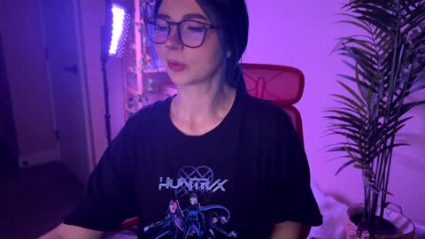 Polly  Online mostly at 9pm-2am UK Time online show from February 27, 2026, 6:52 pm