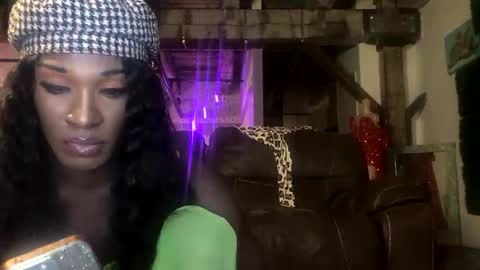 Snapshot of vixenthedoll chatting on December 11, 2024, 1:26 am 10 inch online show from December 11, 2024, 1:26 am