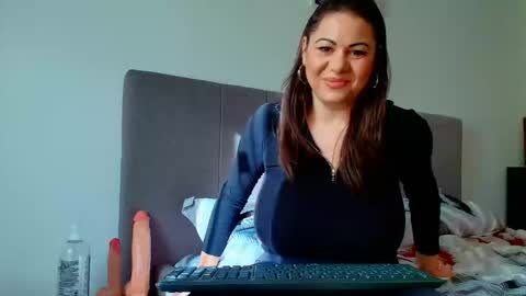 Snapshot of vixenvibesx chatting on October 19, 2025, 7:31 am vixenvibesx online show from October 19, 2025, 7:31 am