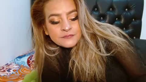 Snapshot of vkleiin chatting on October 11, 2025, 11:36 pm Venus online show from October 11, 2025, 11:36 pm