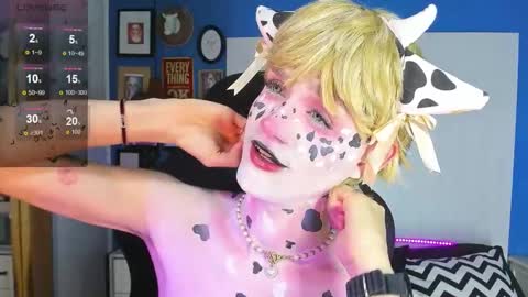 Snapshot of vladhellsing4 chatting on October 21, 2025, 3:13 pm Vlad  online show from October 21, 2025, 3:13 pm