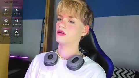 Snapshot of vladhellsing4 chatting on October 23, 2025, 2:16 pm Vlad  online show from October 23, 2025, 2:16 pm