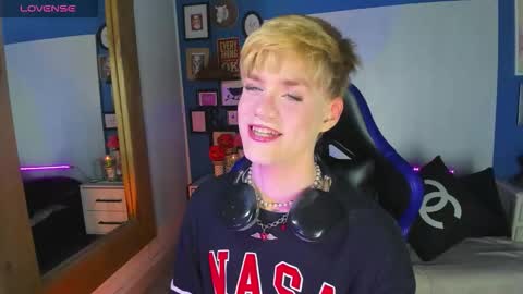 Snapshot of vladhellsing4 chatting on October 28, 2025, 2:31 pm Vlad  online show from October 28, 2025, 2:31 pm