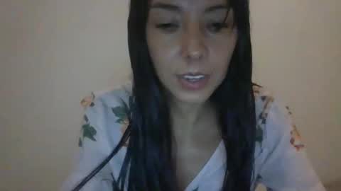 Snapshot of vlogcafe chatting on October 8, 2025, 9:56 pm Lua online show from October 8, 2025, 9:56 pm